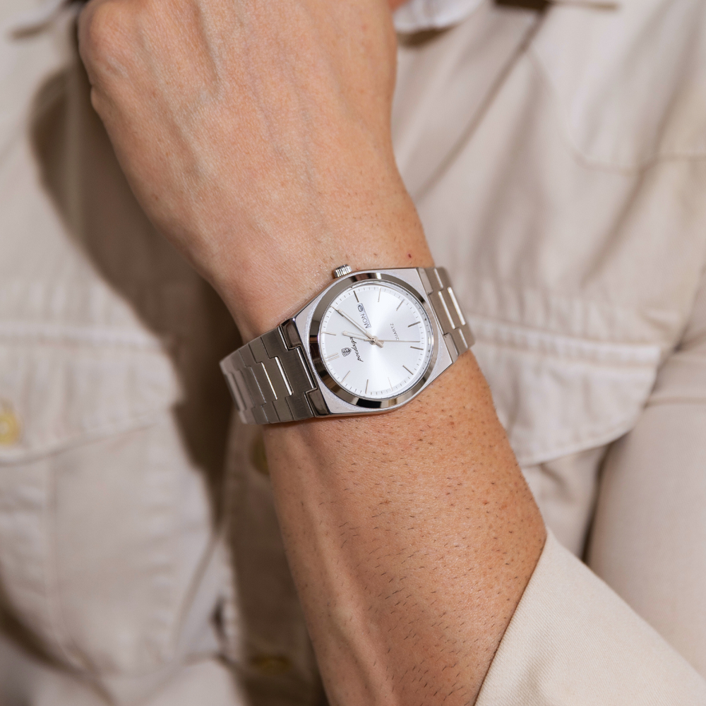 Poedagar Quartz Stainless Steel Water Resistant Men’s Day-Date Watch