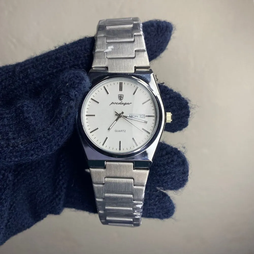 Poedagar Quartz Stainless Steel Water Resistant Men’s Day-Date Watch